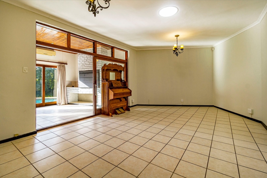 8 Bedroom Property for Sale in Helderberg Estate Western Cape